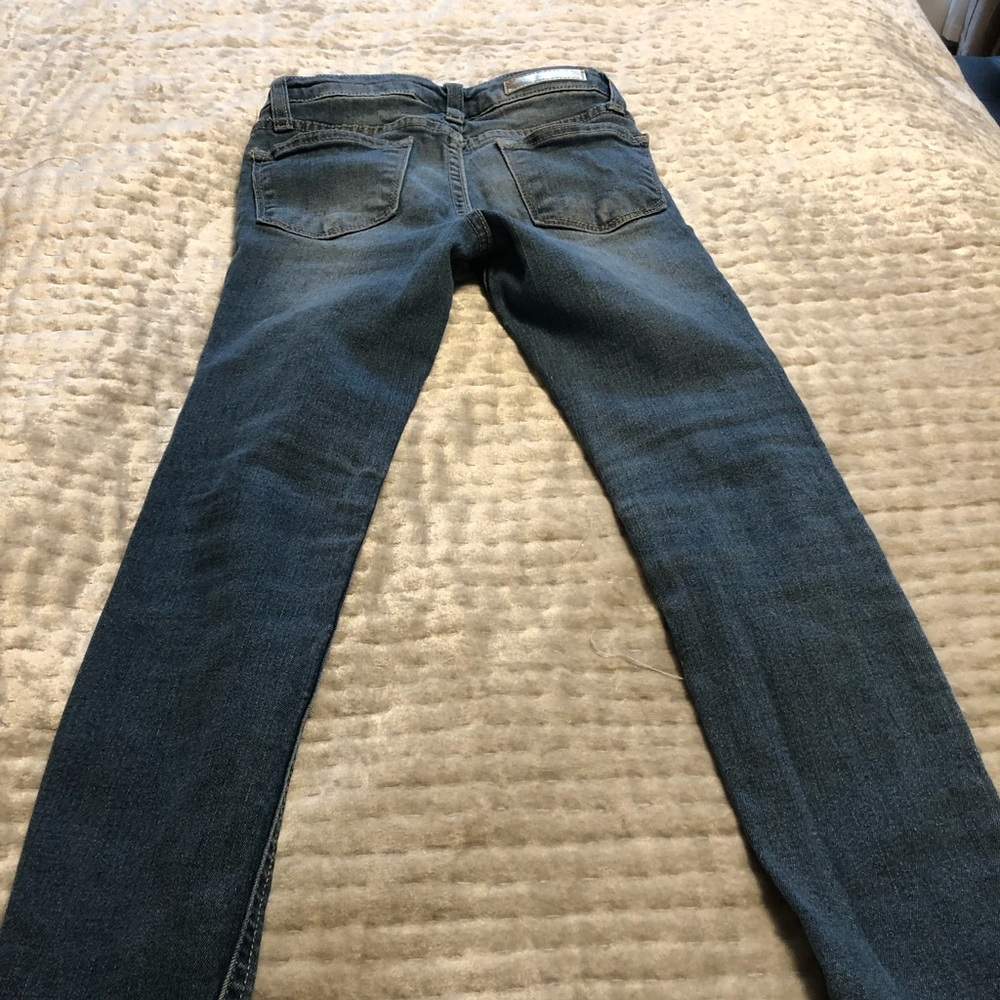 Tommy Bahama distressed girls jeans.  Size 7 slim cut